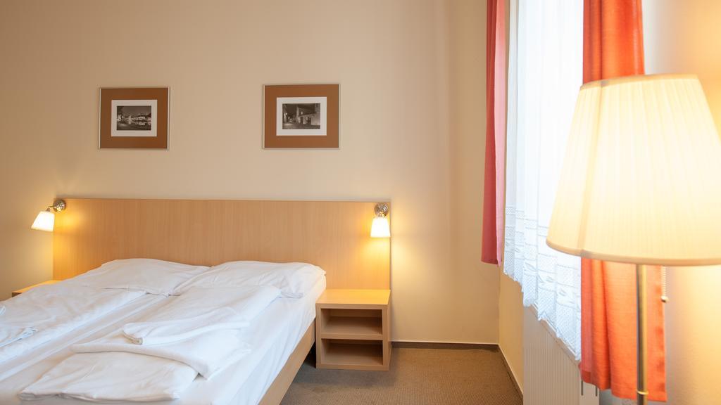 Hotel V Centru Ceske Budejovice Rom bilde