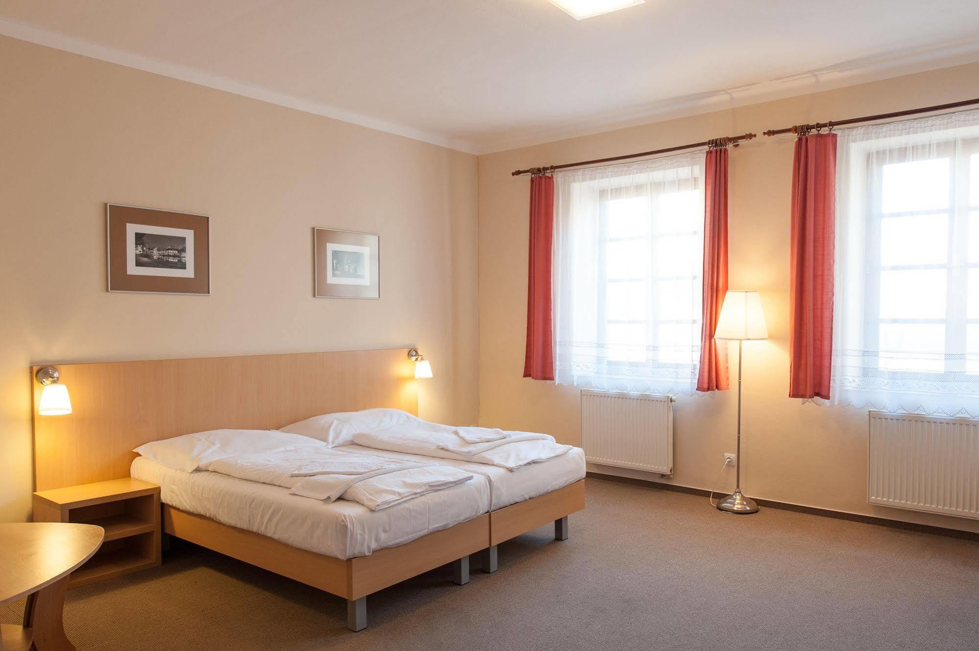 Hotel V Centru Ceske Budejovice Eksteriør bilde