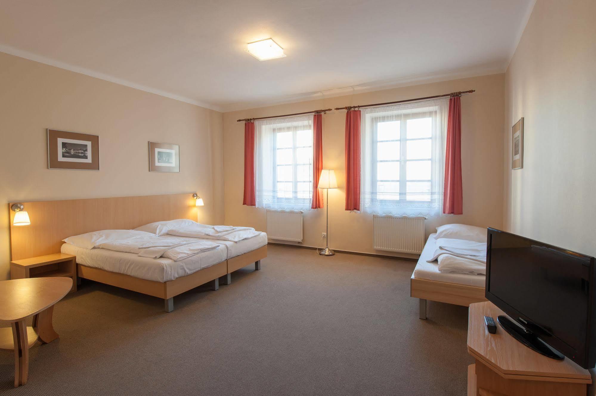 Hotel V Centru Ceske Budejovice Eksteriør bilde