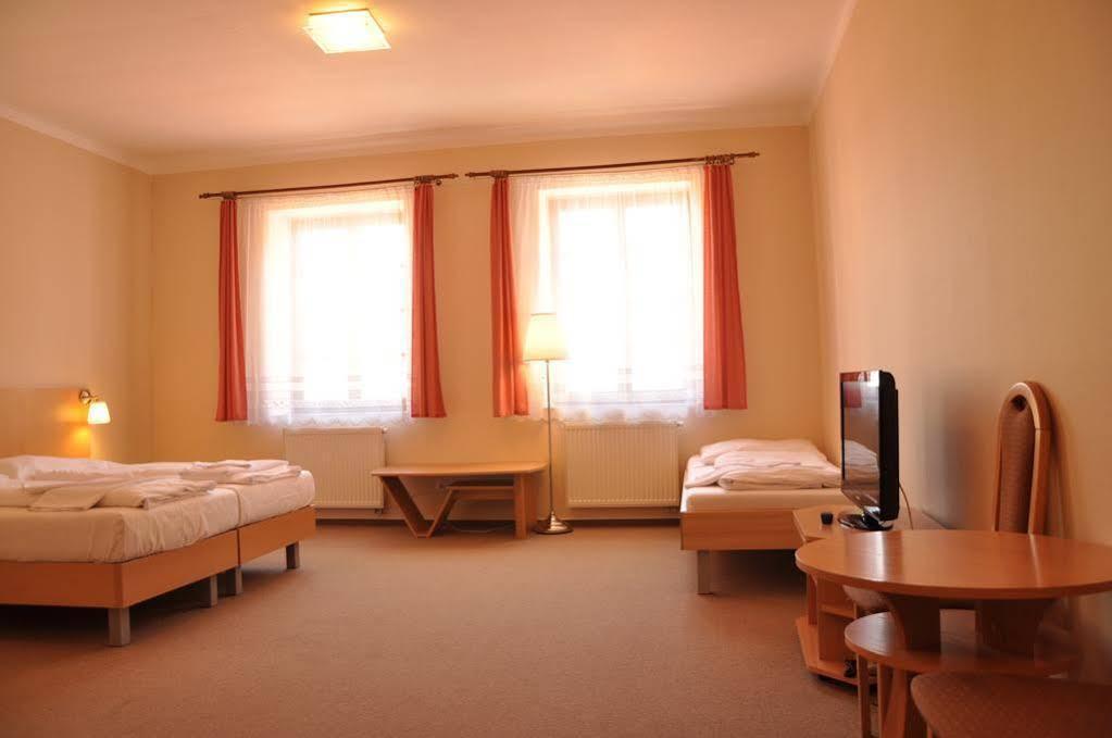 Hotel V Centru Ceske Budejovice Eksteriør bilde